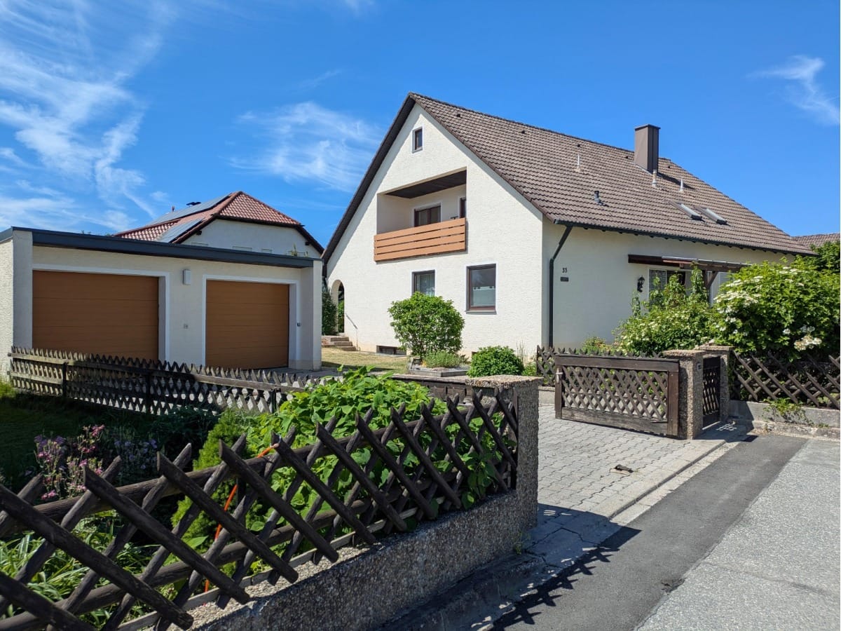Ideal für große Familien oder als Generationenhaus – viel Platz und flexible Nutzungsmöglichkeiten. - Galerie 2