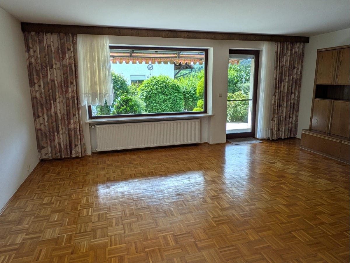 Ideal für große Familien oder als Generationenhaus – viel Platz und flexible Nutzungsmöglichkeiten. - Galerie 6