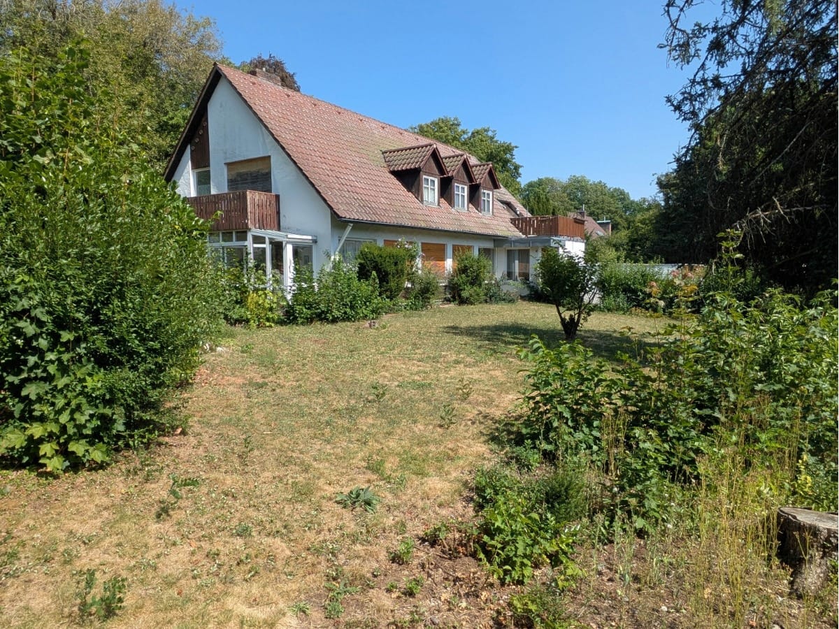 Großzügiges Haus auf traumhaftem Grundstück