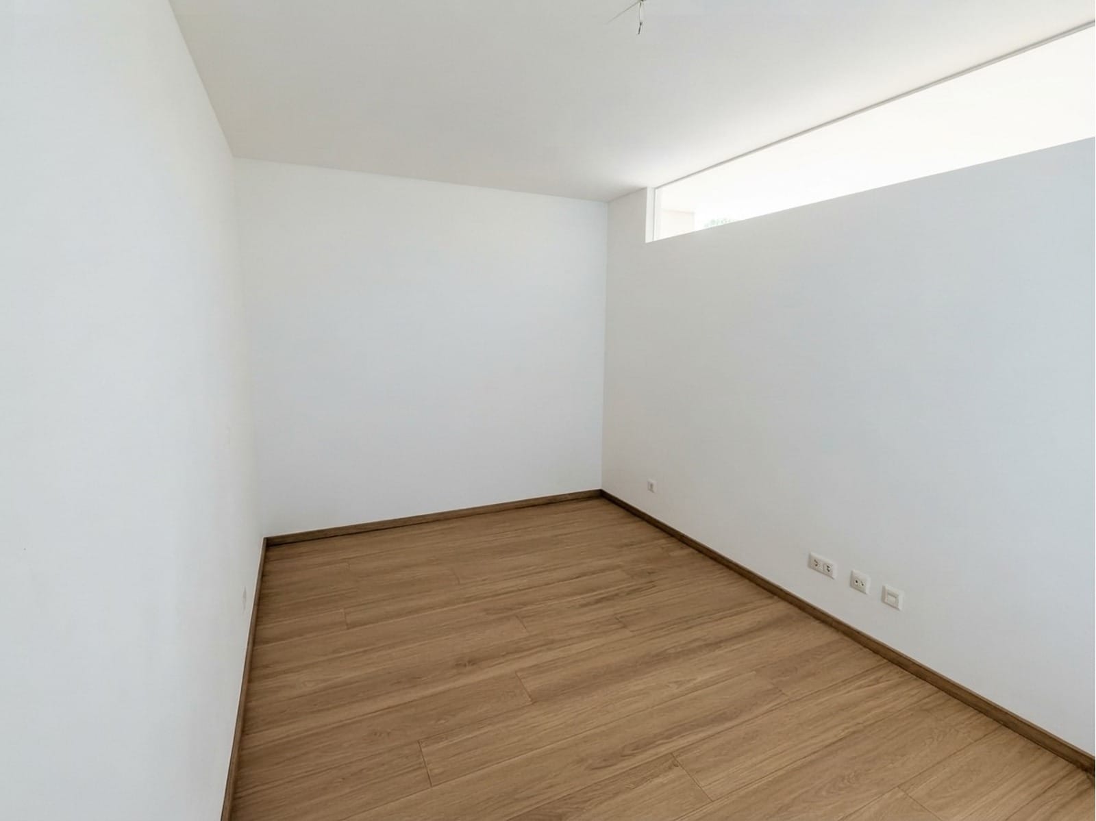 Neuwertiges Wohnen im Souterrain: Barrierefrei, modern & bezugsfertig - Galerie 4
